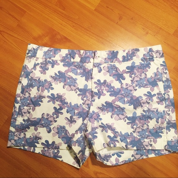 Banana Republic Pants - WOMENS BANANA REPUBLIC FLORAL PRINT SHORTS
